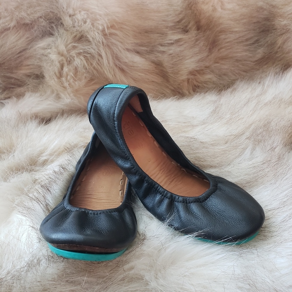 Matte Black Tieks :: size 5